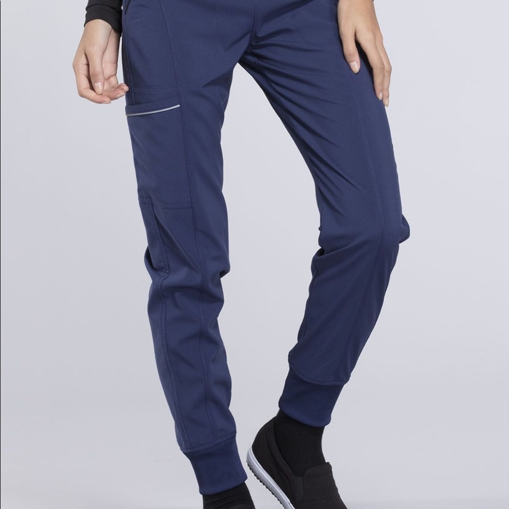 Xs Cherokee Infinity Scrub Set - image 2